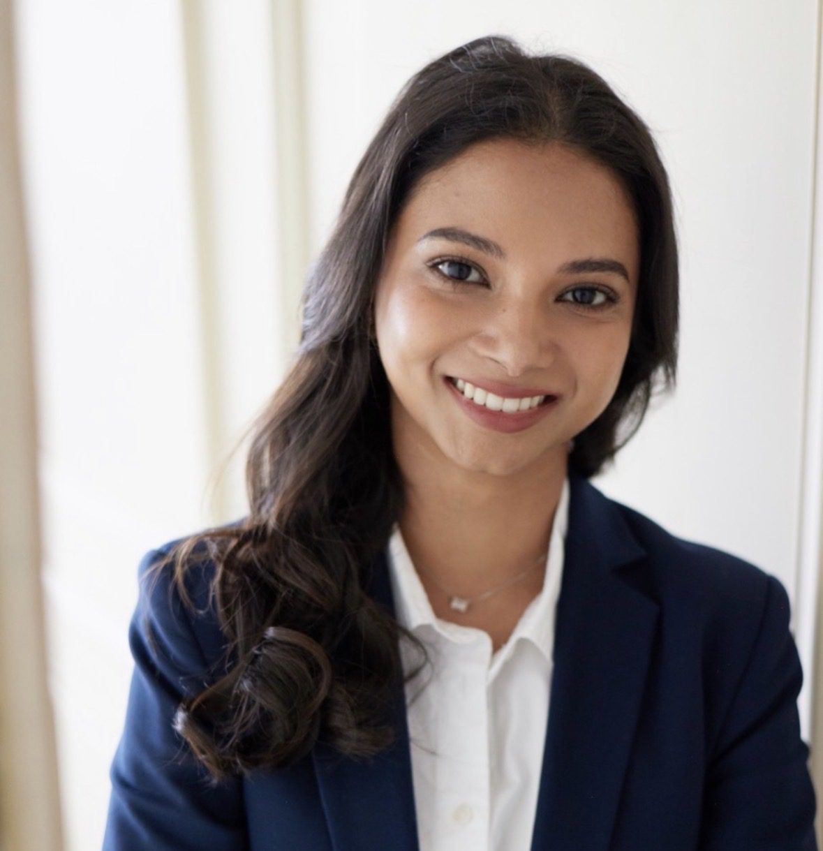 Image of Tesha Hiralal, medical device and pharmaceutical regulatory affairs consultant, on the about vesta consulting page.